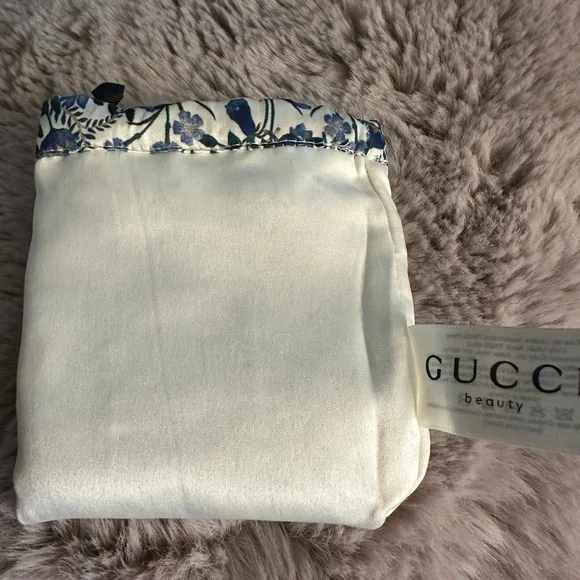LOW START!!! Bid it up!! Gucci Floral Cosmetic Bag - Cream and Multicolor - Picture 3 of 4